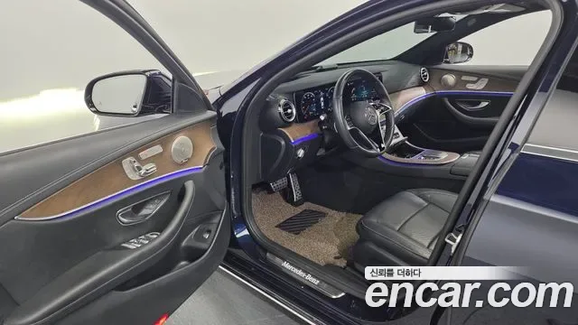 Mercedes-Benz E-Class E250, миниатюра 8