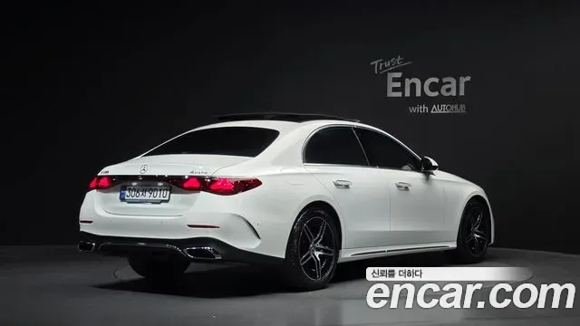 Mercedes-Benz E-Class E300 4MATIC AMG Line, миниатюра 17