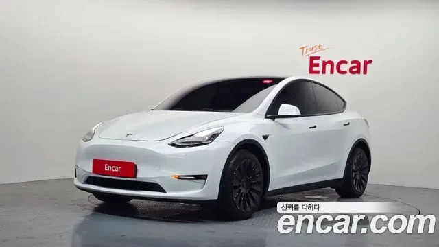 Tesla Y AWD