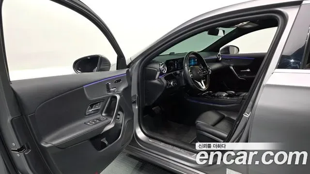 Mercedes-Benz A-Class A200d, миниатюра 20