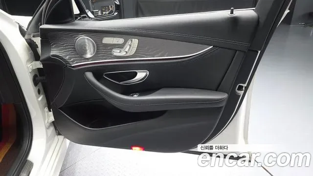 Mercedes-Benz E-Class E350 4MATIC AMG Line, миниатюра 13