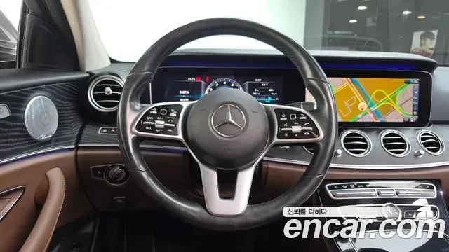Mercedes-Benz E-Class E300, миниатюра 20