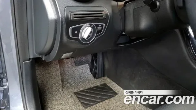Mercedes-Benz C-Class C200, миниатюра 21