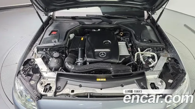 Mercedes-Benz E-Class E300, миниатюра 13