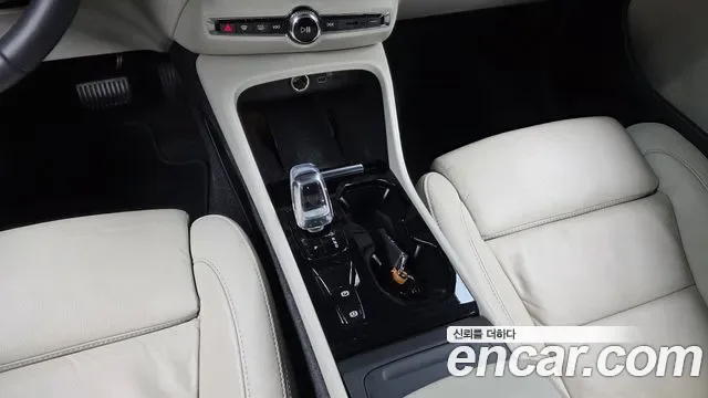 Volvo XC40 B4, миниатюра 17