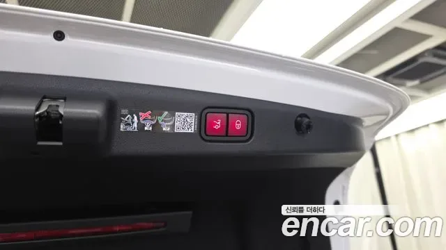 Mercedes-Benz E-Class E200 AMG Line, миниатюра 8
