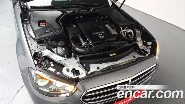 Mercedes-Benz E-Class E250, миниатюра 2