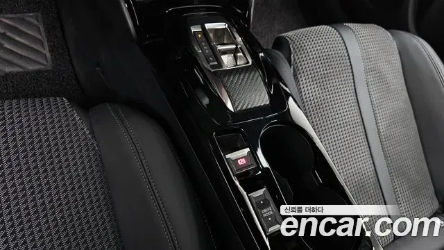 Peugeot E-2008 EV GT, миниатюра 24