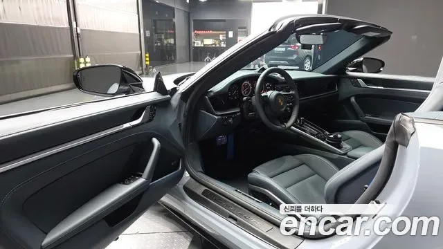 Porsche 911 4 GTS, миниатюра 10