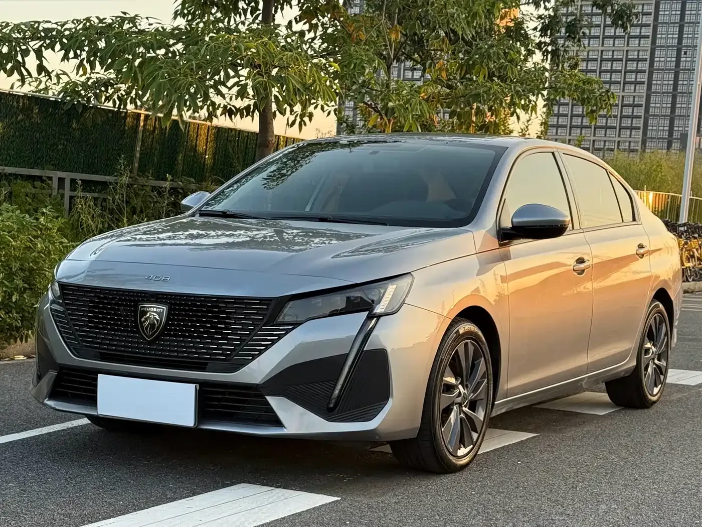 Peugeot 408