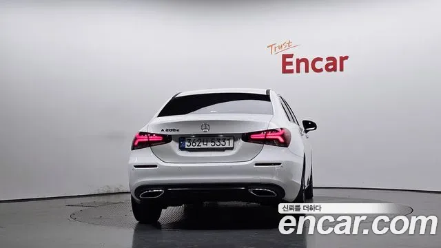 Mercedes-Benz A-Class A200d, миниатюра 15