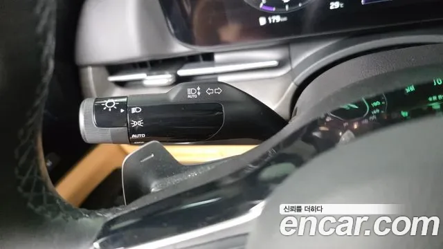 Kia Carnival бензин 7 мест Signature, миниатюра 4