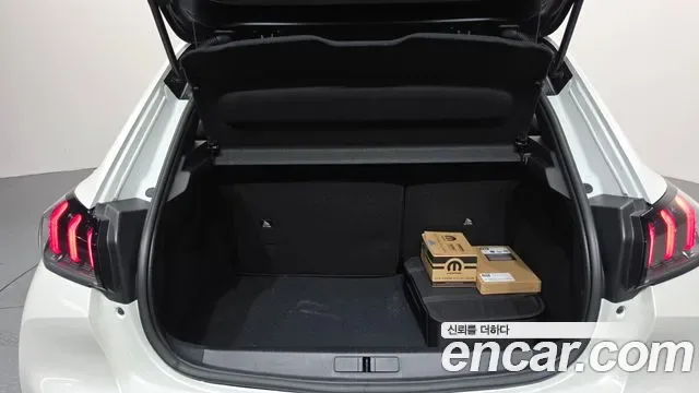 Peugeot E-208 GT Line, миниатюра 29