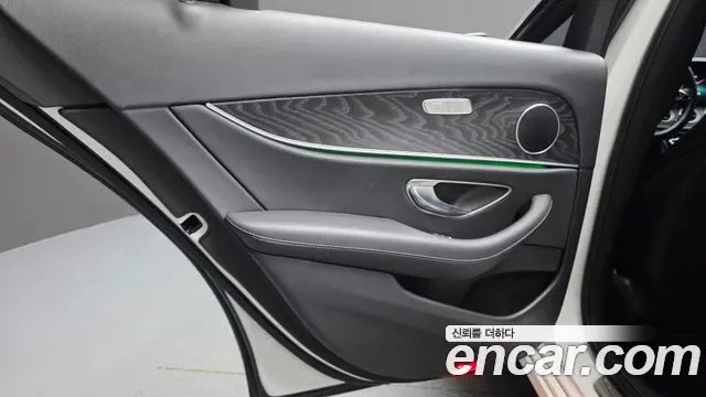 Mercedes-Benz E-Class E250, миниатюра 3