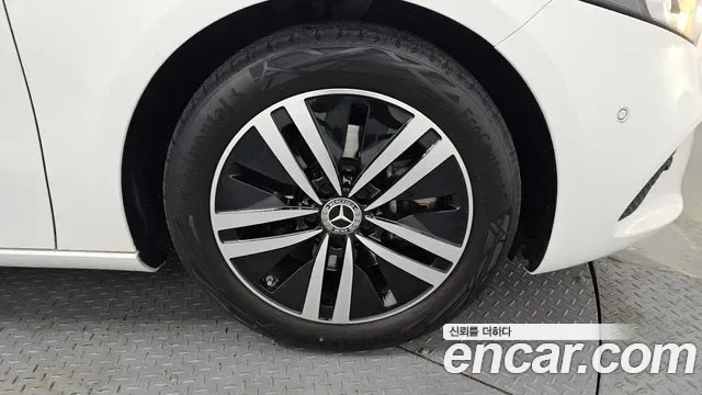 Mercedes-Benz A-Class A220, миниатюра 16