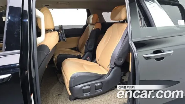 Kia Carnival бензин 7 мест Signature, миниатюра 4