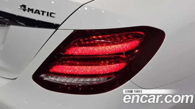 Mercedes-Benz E-Class E300 4MATIC, миниатюра 24