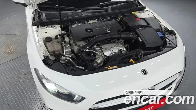 Mercedes-Benz A-Class A220, миниатюра 15