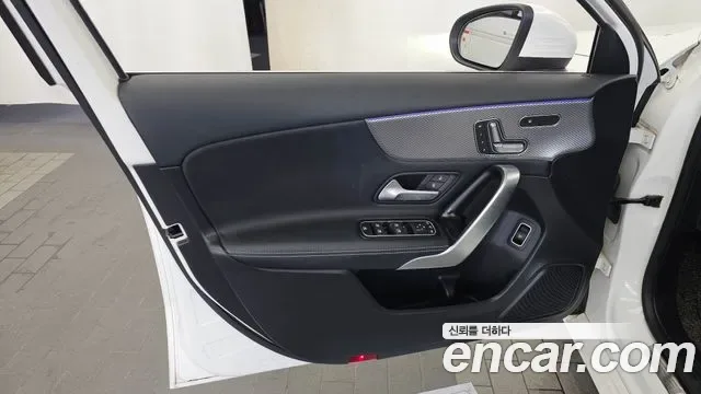 Mercedes-Benz A-Class A200d, миниатюра 20