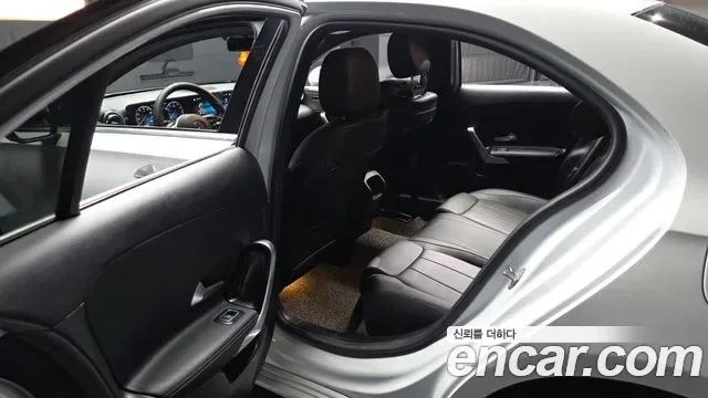Mercedes-Benz A-Class A220, миниатюра 6