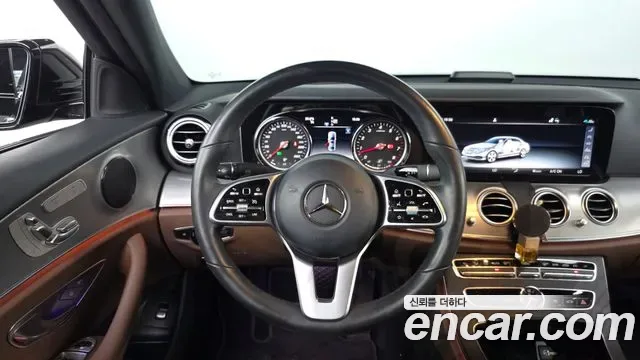 Mercedes-Benz E-Class E250, миниатюра 18