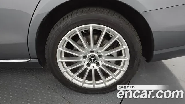 Mercedes-Benz E-Class E250, миниатюра 15
