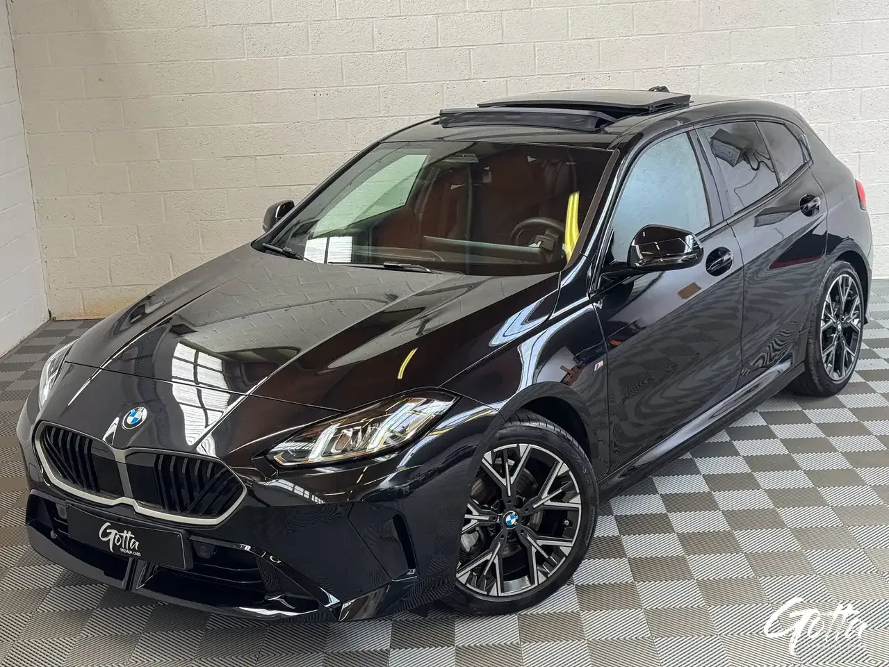 BMW 1 Series i 170CH*PACK M INT-EXT/GPS/CARPLAY/CAMERA/Toit Ouvrant Panoramique