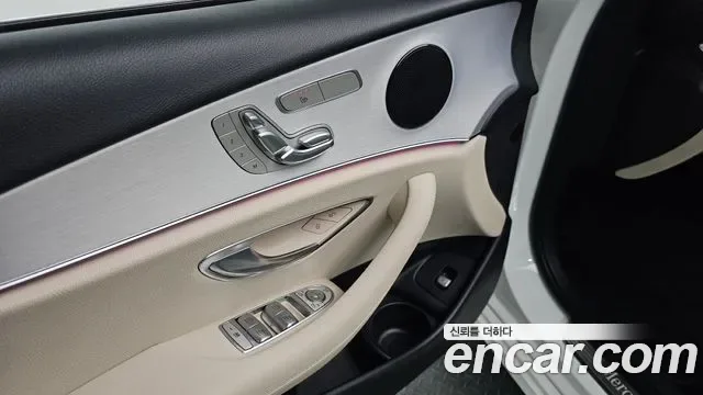 Mercedes-Benz E-Class E250, миниатюра 5