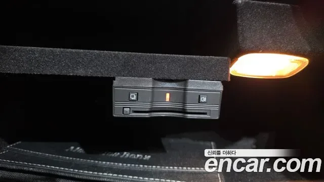 Mercedes-Benz C-Class C300e 4MATIC AMG Line, миниатюра 24