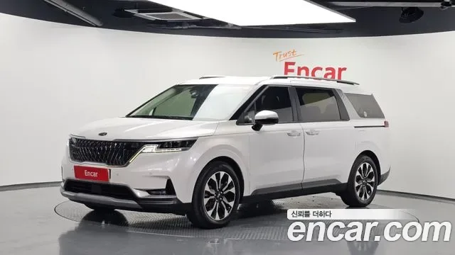 Kia Carnival дизель 9 мест Prestige
