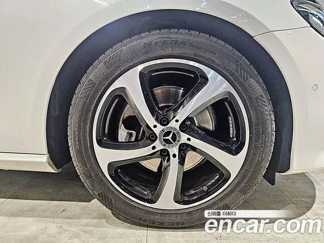 Mercedes-Benz E-Class E250, миниатюра 7