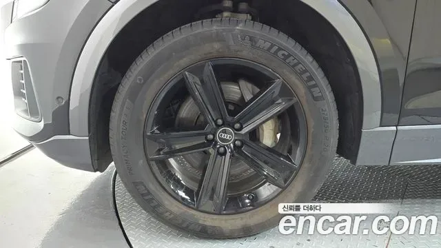 Audi Q8 45 TDI Premium, миниатюра 12