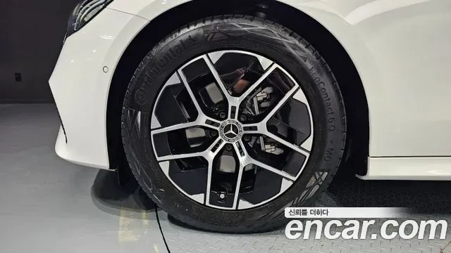 Mercedes-Benz E-Class E200, миниатюра 19