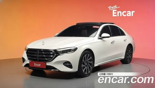Mercedes-Benz E-Class E300 4MATIC, миниатюра 12