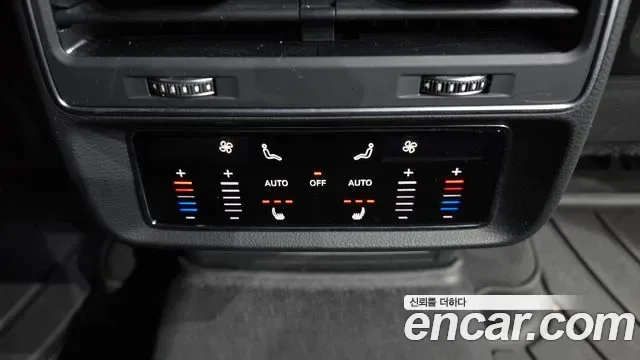 Audi Q8 55 TFSI Premium, миниатюра 9