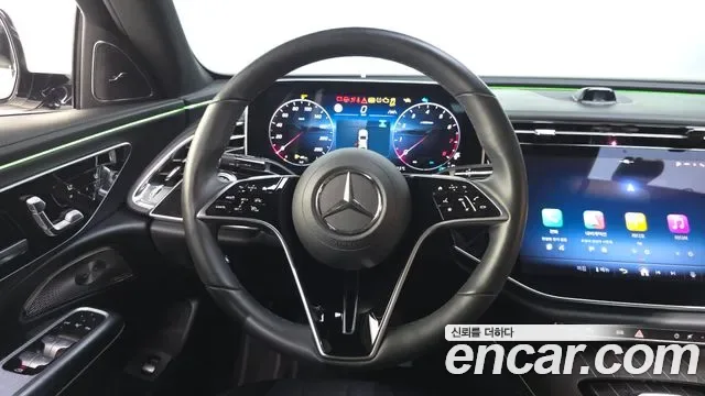 Mercedes-Benz E-Class E300 4MATIC, миниатюра 30