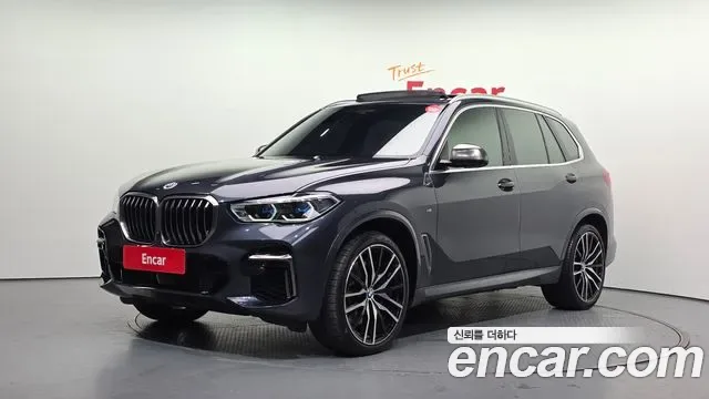 BMW X5 M50i