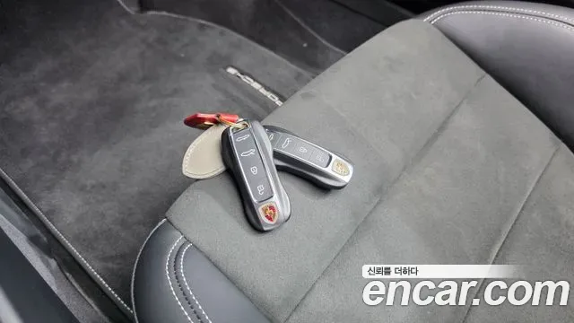 Porsche 911 4 GTS, миниатюра 16