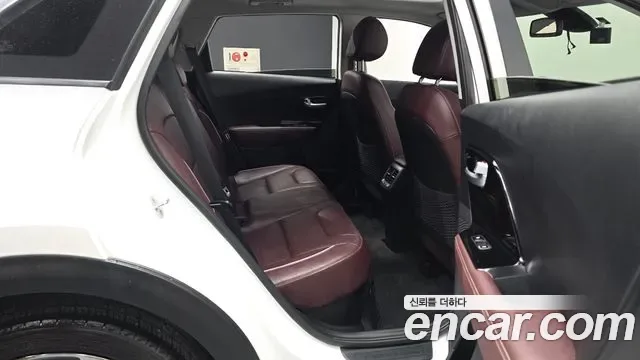 Kia Niro 1.6 HEV Signature, миниатюра 2