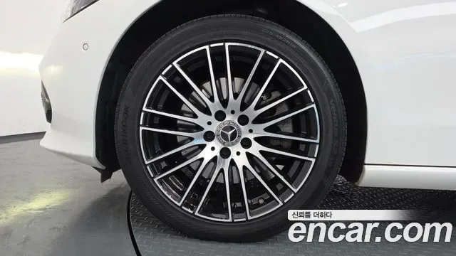 Mercedes-Benz C-Class C200 4MATIC, миниатюра 17