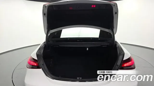 Mercedes-Benz E-Class E250, миниатюра 6