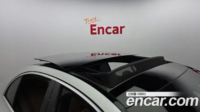 Mercedes-Benz E-Class E200, миниатюра 12