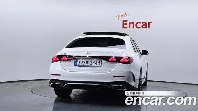 Mercedes-Benz E-Class E200 AMG Line, миниатюра 7