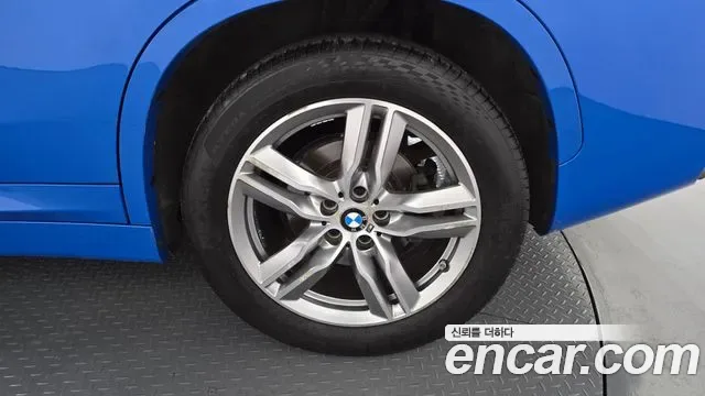 BMW X1 xDrive 20i M, миниатюра 18