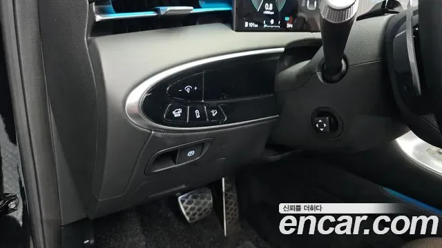 Genesis GV70 2.5T бензин AWD ( ), миниатюра 3
