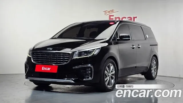 Kia Carnival бензин 7 мест VIP