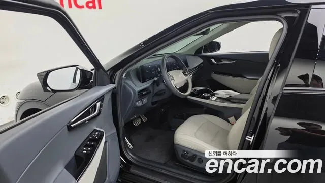 Kia EV6, миниатюра 10