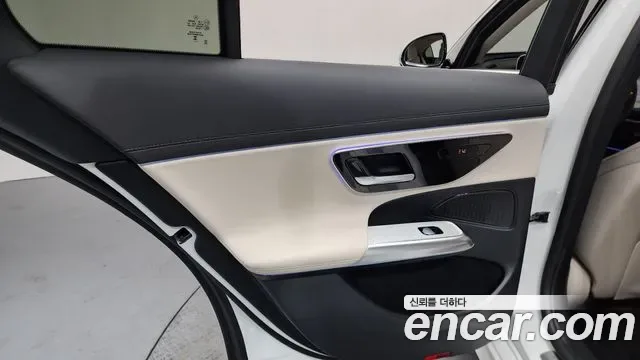 Mercedes-Benz E-Class E200, миниатюра 5