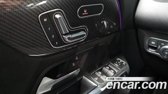 Mercedes-Benz GLB AMG GLB35 4MATIC, миниатюра 23