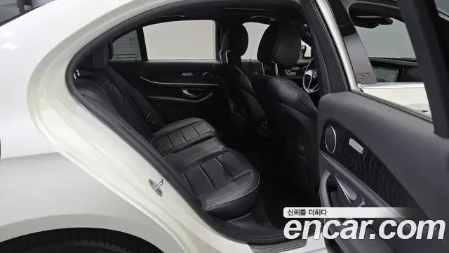 Mercedes-Benz E-Class E250, миниатюра 9